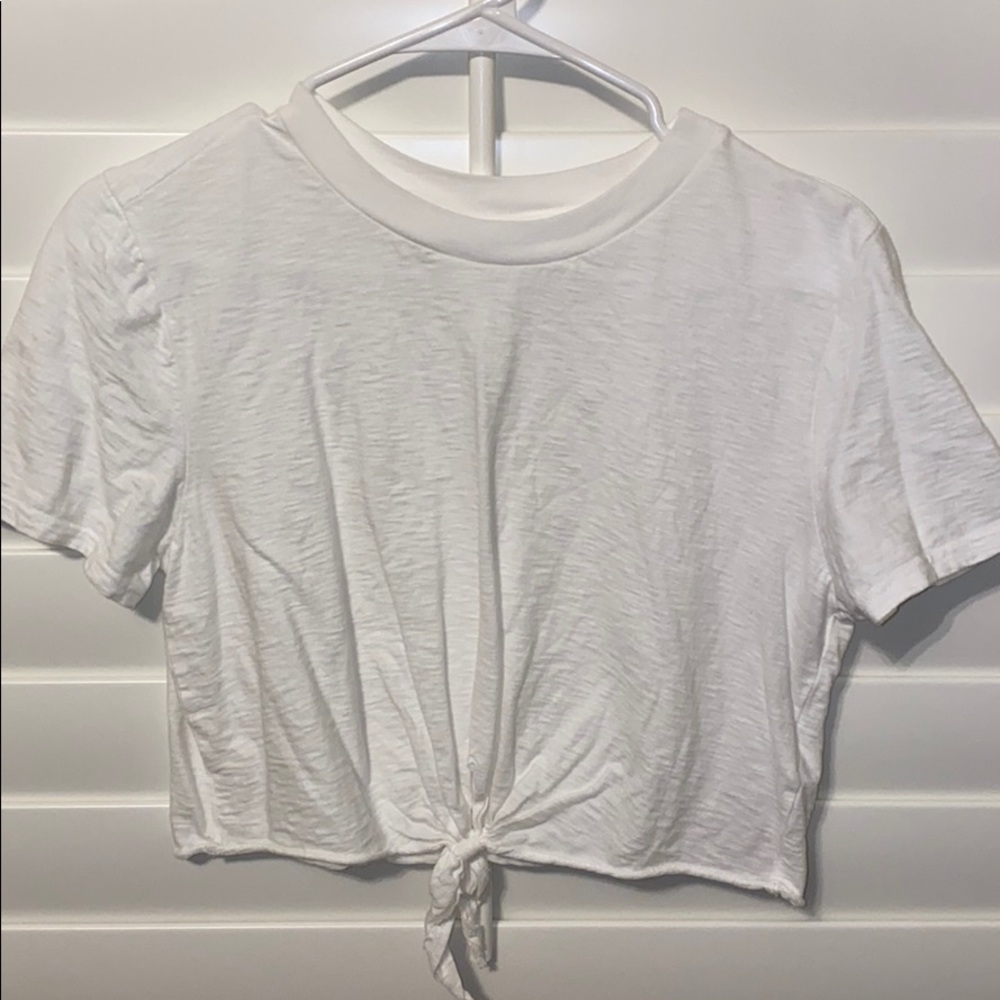 TOPSHOP tie at bottom white top